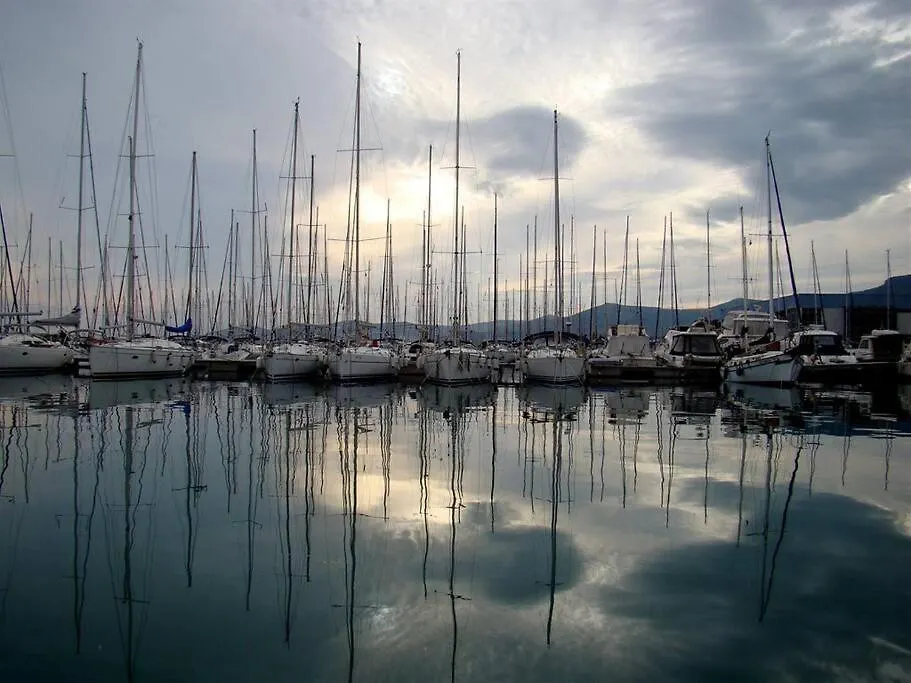 Eden Holiday House Kastela