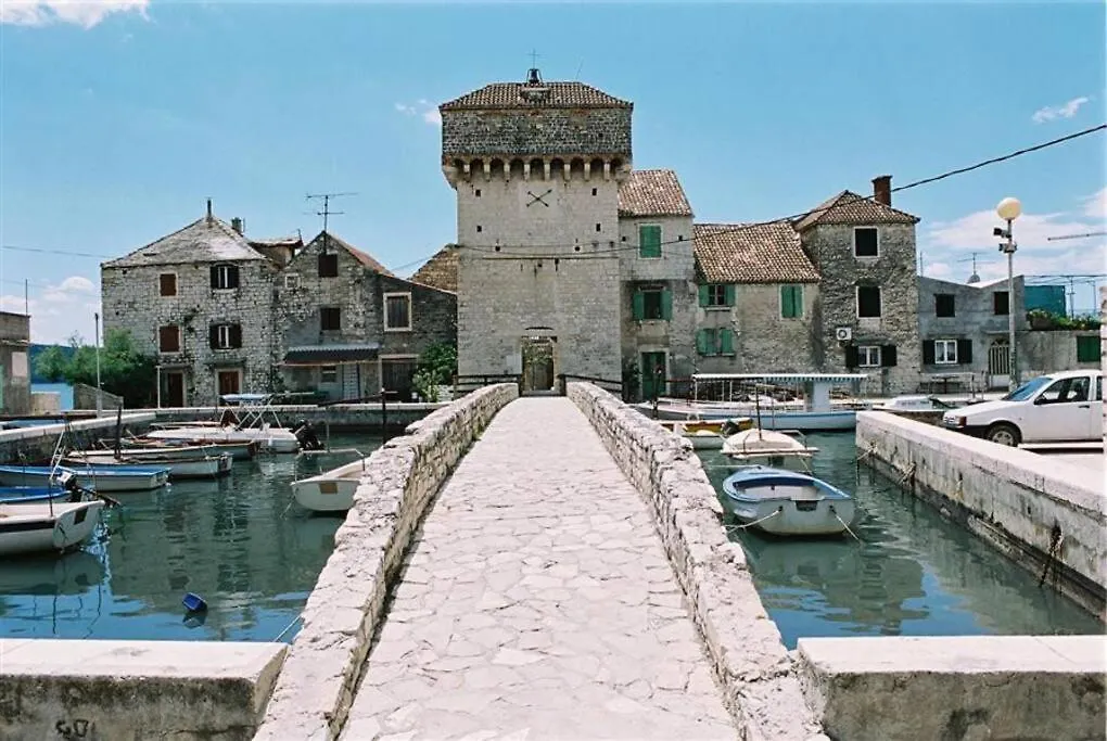 Eden Holiday House Kastela