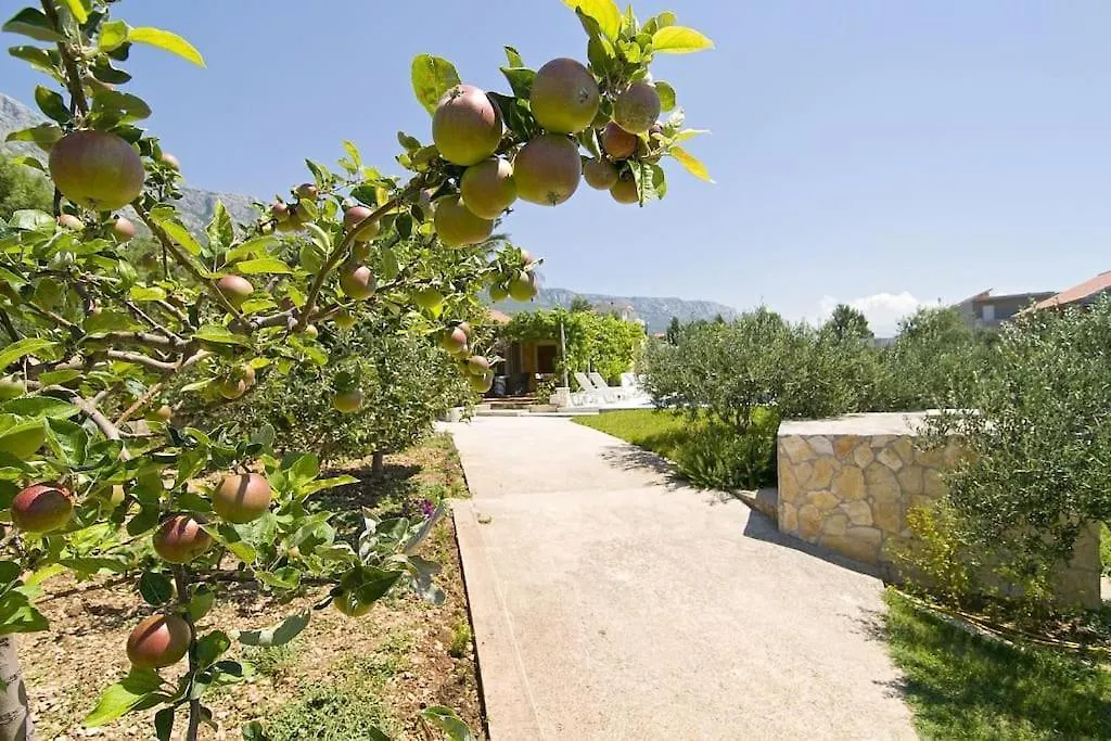 Eden Holiday House Kastela